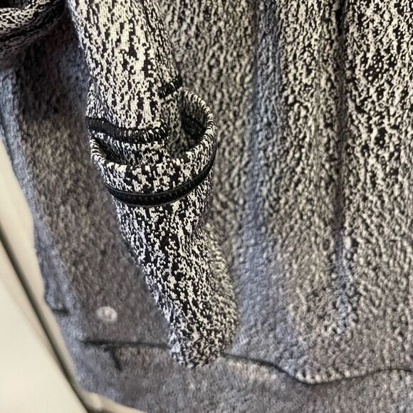 Lululemon athletica Rush Hour 1/2 Zip Running Jacket Size 4 - Picture 8 of 10